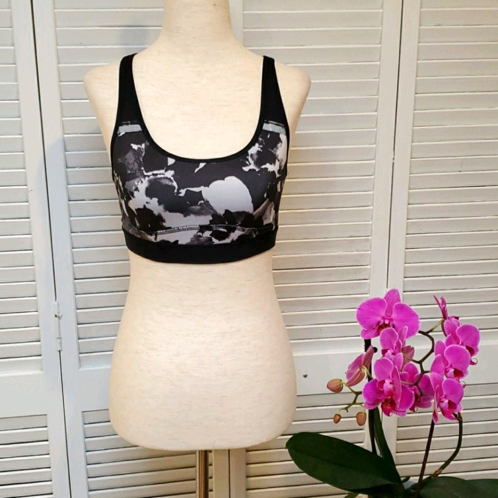 Danskin Size S Sports Bra With Open Loop B…